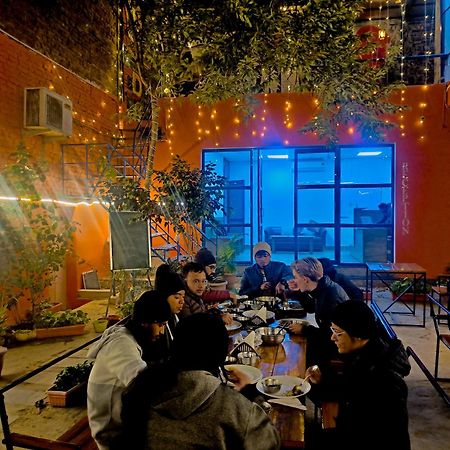 Live Free Hostel Varanasi Luaran gambar