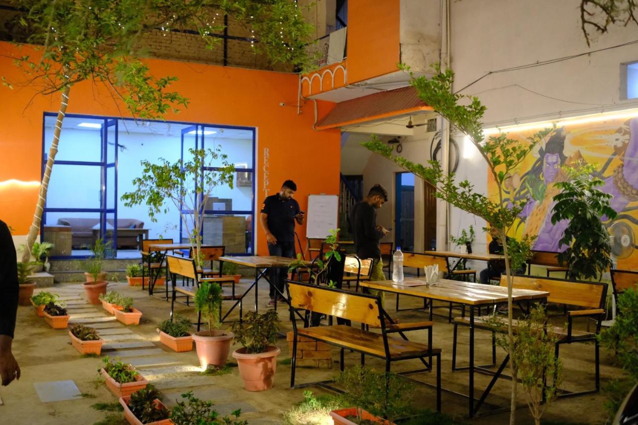 Live Free Hostel Varanasi Luaran gambar