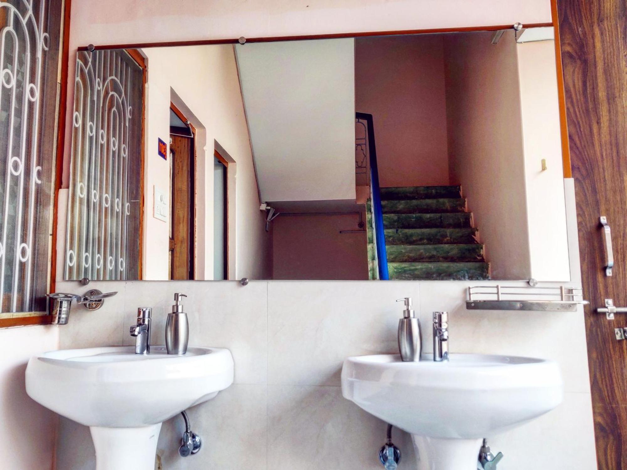 Live Free Hostel Varanasi Luaran gambar