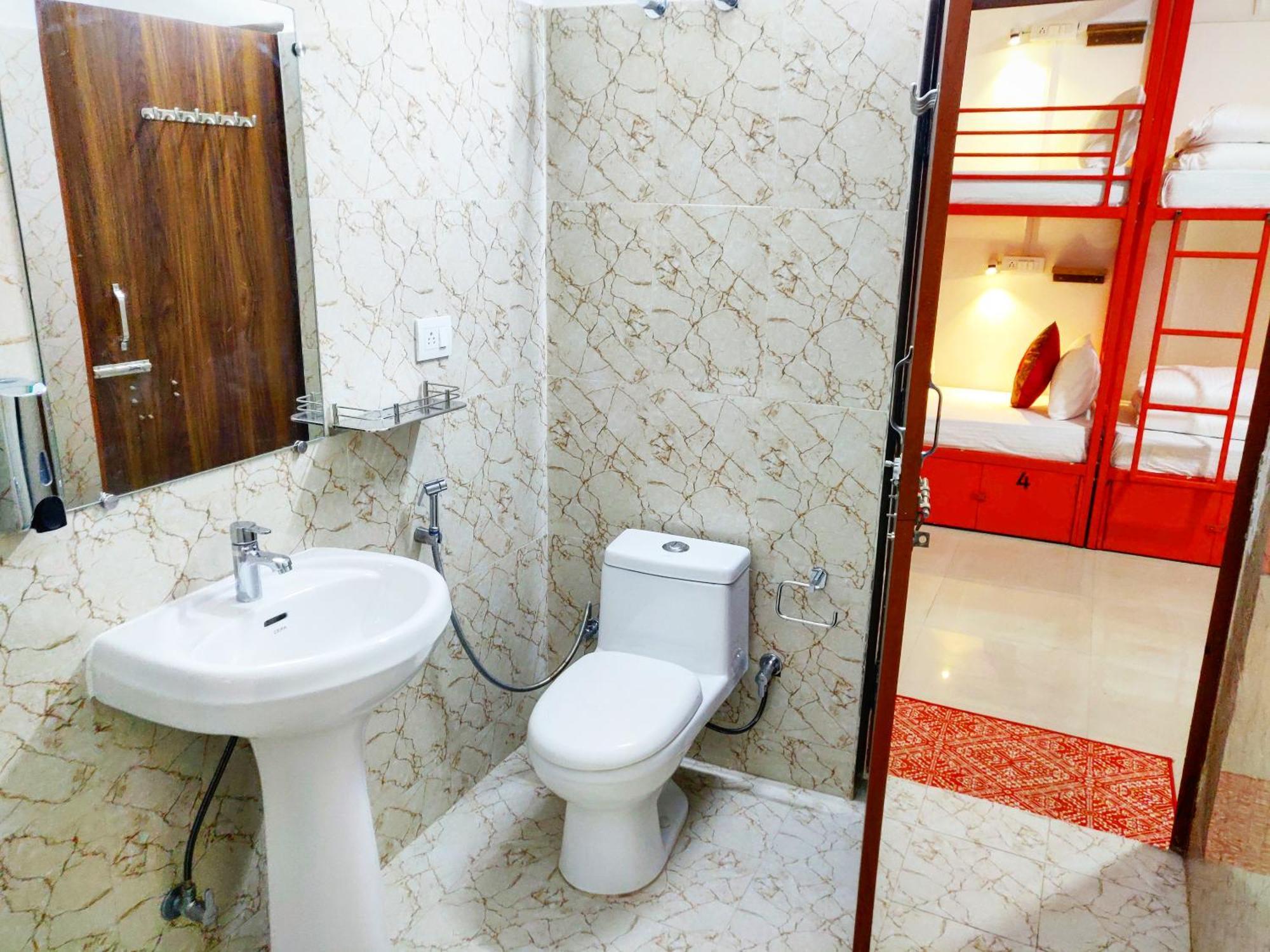 Live Free Hostel Varanasi Luaran gambar